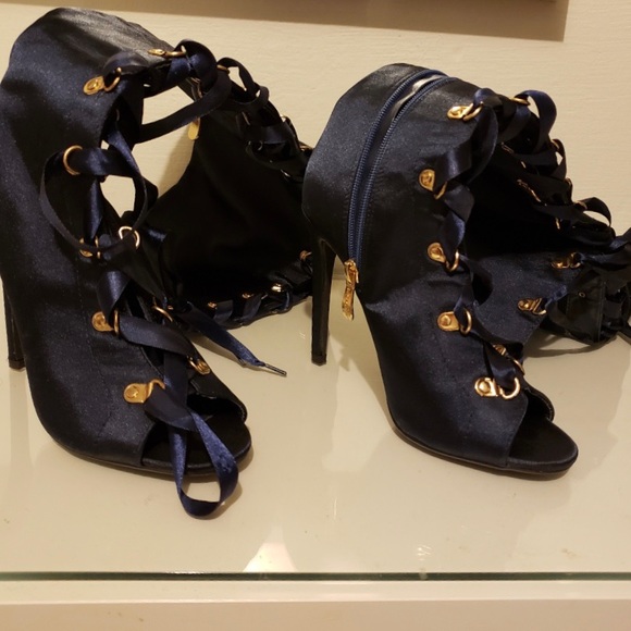 Shoes - Picture 1 of 2